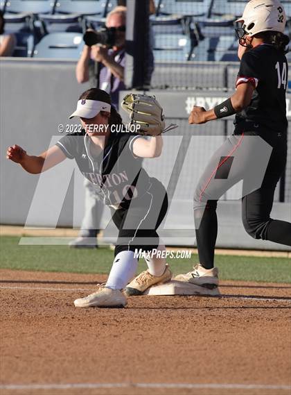 Thumbnail 3 in Riverton vs. West (UHSAA 6A Final Game 1) photogallery.