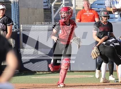 Thumbnail 2 in Riverton vs. West (UHSAA 6A Final Game 1) photogallery.