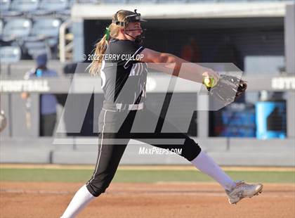Thumbnail 3 in Riverton vs. West (UHSAA 6A Final Game 1) photogallery.
