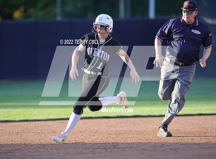 Thumbnail 2 in Riverton vs. West (UHSAA 6A Final Game 1) photogallery.