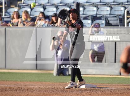 Thumbnail 2 in Riverton vs. West (UHSAA 6A Final Game 1) photogallery.