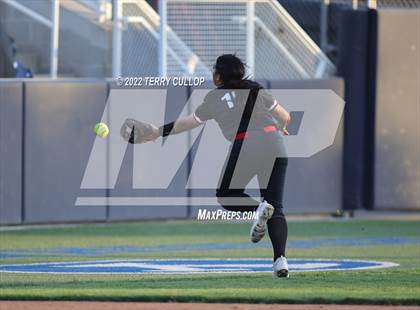 Thumbnail 2 in Riverton vs. West (UHSAA 6A Final Game 1) photogallery.