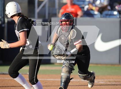 Thumbnail 2 in Riverton vs. West (UHSAA 6A Final Game 1) photogallery.