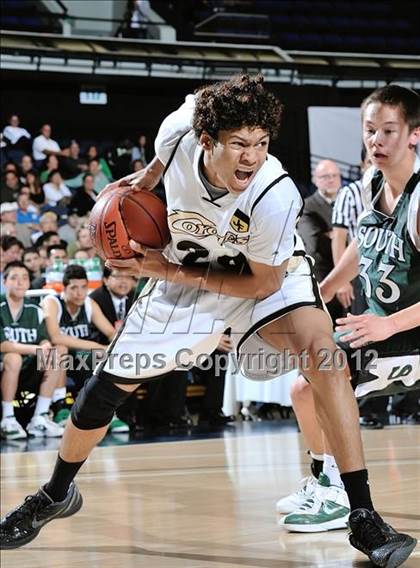 Thumbnail 2 in Calabasas vs. South (CIF SS D3AA Final) photogallery.