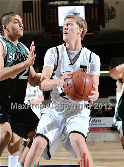 Thumbnail 1 in Calabasas vs. South (CIF SS D3AA Final) photogallery.