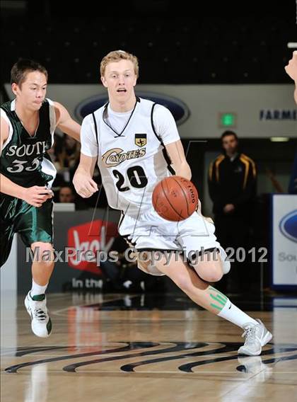 Thumbnail 1 in Calabasas vs. South (CIF SS D3AA Final) photogallery.