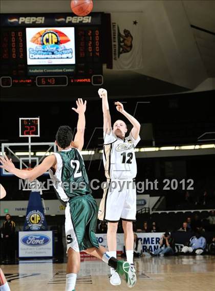 Thumbnail 3 in Calabasas vs. South (CIF SS D3AA Final) photogallery.