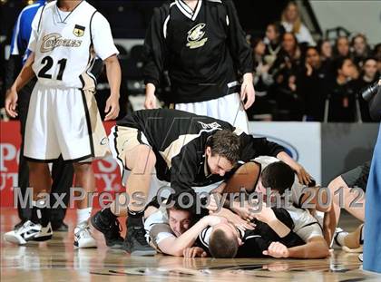 Thumbnail 1 in Calabasas vs. South (CIF SS D3AA Final) photogallery.