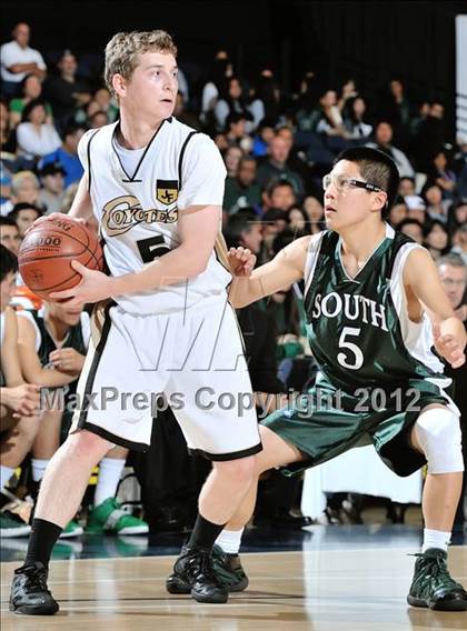 Thumbnail 2 in Calabasas vs. South (CIF SS D3AA Final) photogallery.