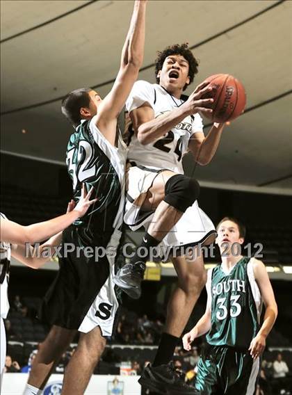 Thumbnail 3 in Calabasas vs. South (CIF SS D3AA Final) photogallery.