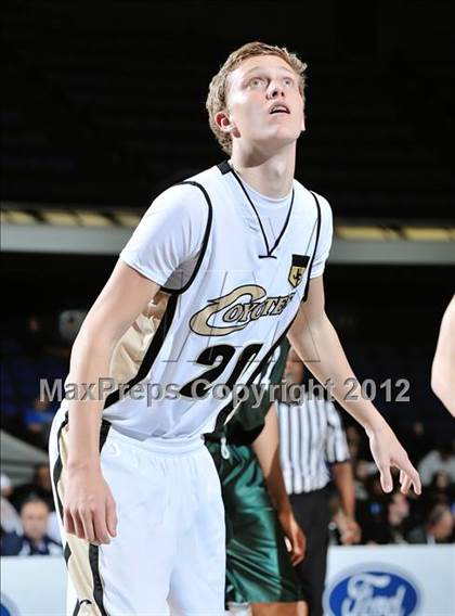 Thumbnail 1 in Calabasas vs. South (CIF SS D3AA Final) photogallery.