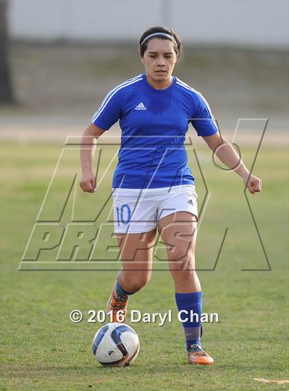 Thumbnail 1 in El Monte @ Arroyo photogallery.