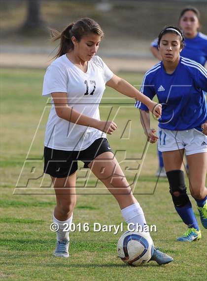 Thumbnail 2 in El Monte @ Arroyo photogallery.