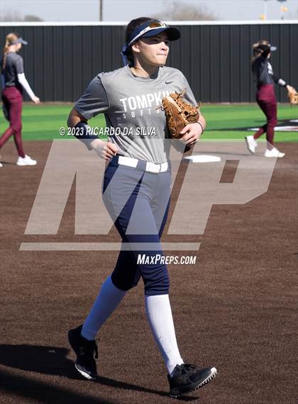 Thumbnail 3 in Tompkins vs A&M Consolidated (Scrimmage) photogallery.