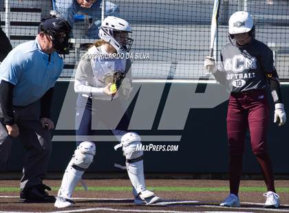 Thumbnail 1 in Tompkins vs A&M Consolidated (Scrimmage) photogallery.