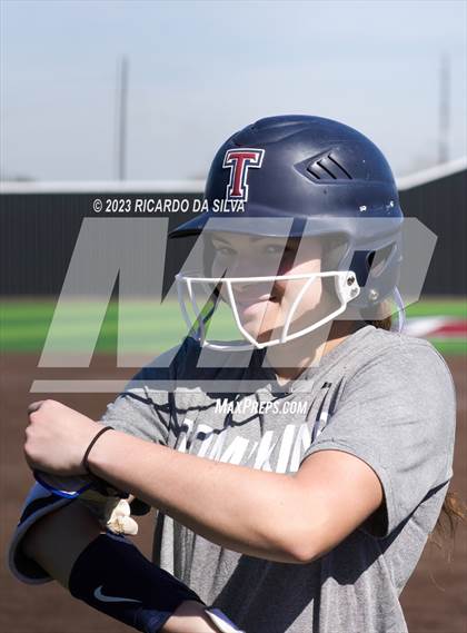 Thumbnail 1 in Tompkins vs A&M Consolidated (Scrimmage) photogallery.
