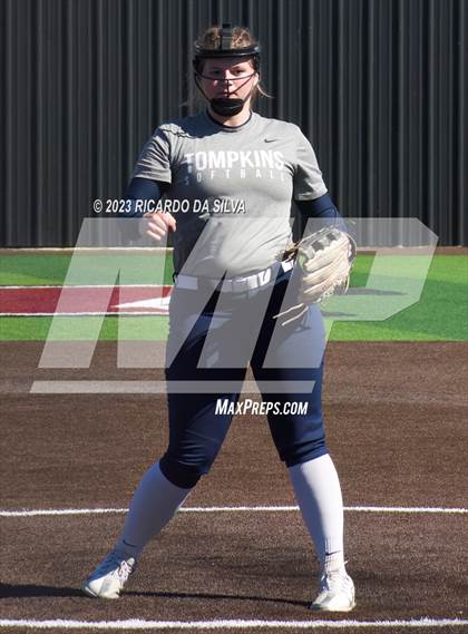 Thumbnail 3 in Tompkins vs A&M Consolidated (Scrimmage) photogallery.