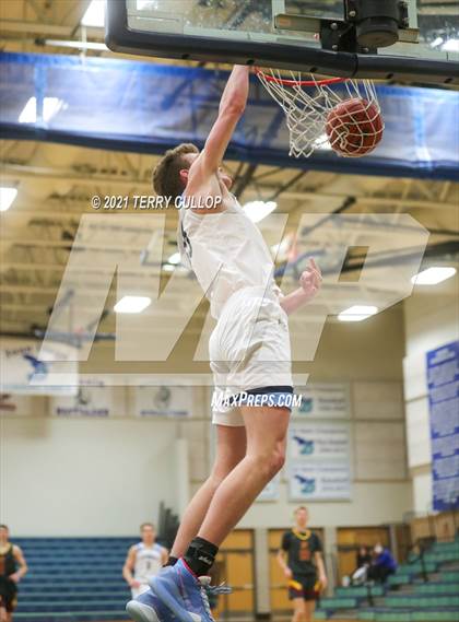 Thumbnail 3 in Mountain View vs. Westlake (Eagle Holiday Shootout) photogallery.