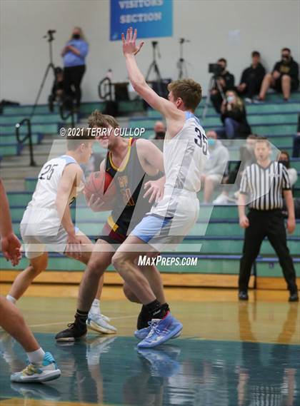 Thumbnail 2 in Mountain View vs. Westlake (Eagle Holiday Shootout) photogallery.