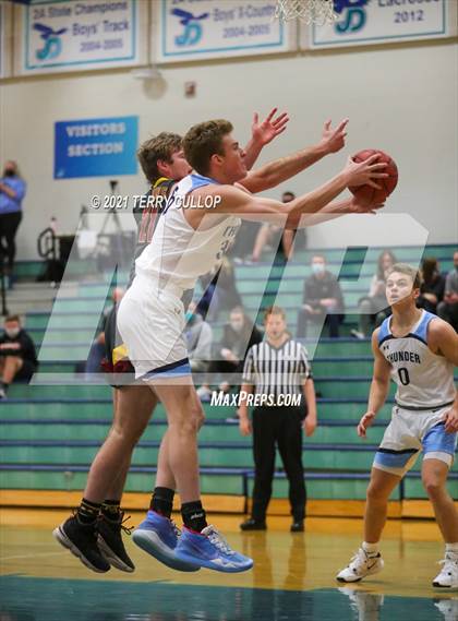 Thumbnail 2 in Mountain View vs. Westlake (Eagle Holiday Shootout) photogallery.