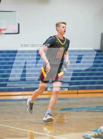 Thumbnail 3 in Mountain View vs. Westlake (Eagle Holiday Shootout) photogallery.
