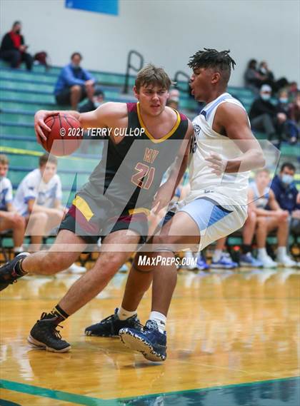 Thumbnail 2 in Mountain View vs. Westlake (Eagle Holiday Shootout) photogallery.