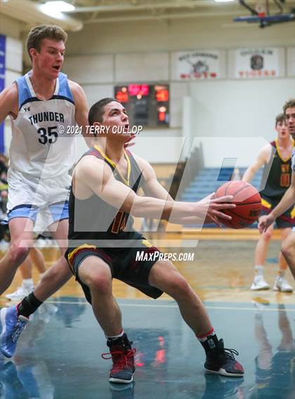 Thumbnail 3 in Mountain View vs. Westlake (Eagle Holiday Shootout) photogallery.