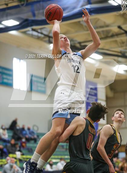 Thumbnail 2 in Mountain View vs. Westlake (Eagle Holiday Shootout) photogallery.