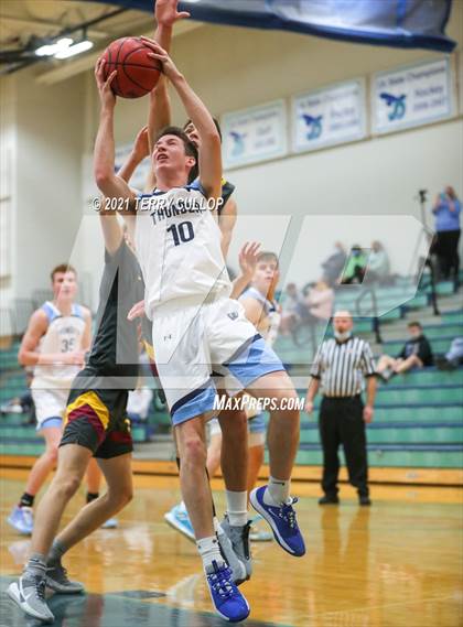 Thumbnail 3 in Mountain View vs. Westlake (Eagle Holiday Shootout) photogallery.