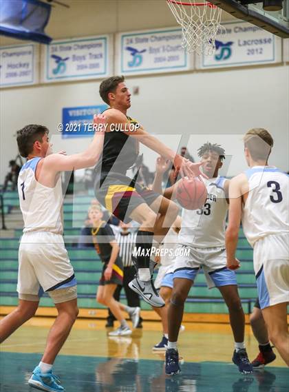 Thumbnail 3 in Mountain View vs. Westlake (Eagle Holiday Shootout) photogallery.