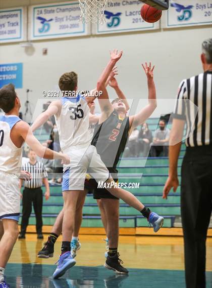 Thumbnail 2 in Mountain View vs. Westlake (Eagle Holiday Shootout) photogallery.