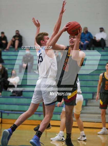 Thumbnail 1 in Mountain View vs. Westlake (Eagle Holiday Shootout) photogallery.