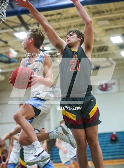 Thumbnail 1 in Mountain View vs. Westlake (Eagle Holiday Shootout) photogallery.