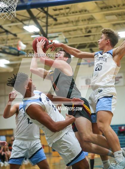 Thumbnail 1 in Mountain View vs. Westlake (Eagle Holiday Shootout) photogallery.