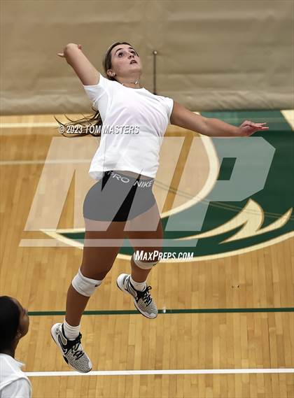 Thumbnail 3 in Charlotte Country Day School vs  Davidson Day (Scrimmage) photogallery.