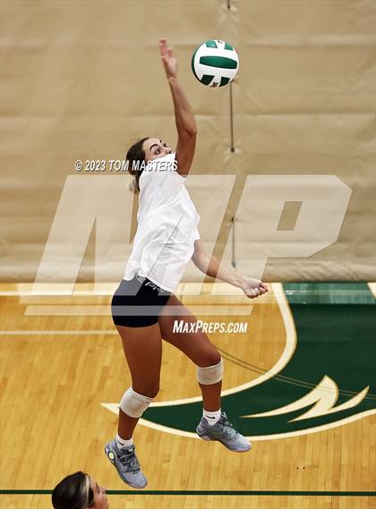 Thumbnail 3 in Charlotte Country Day School vs  Davidson Day (Scrimmage) photogallery.