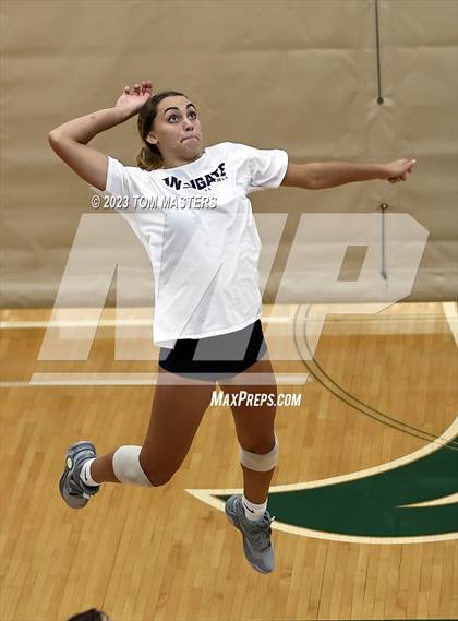 Thumbnail 1 in Charlotte Country Day School vs  Davidson Day (Scrimmage) photogallery.