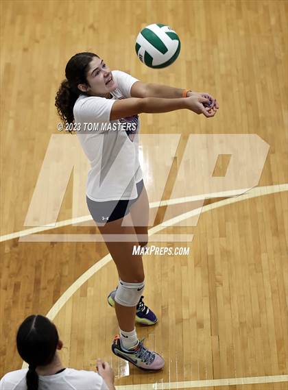 Thumbnail 1 in Charlotte Country Day School vs  Davidson Day (Scrimmage) photogallery.