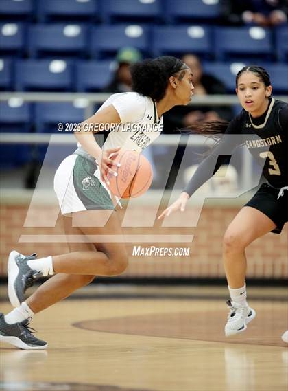 Thumbnail 3 in Amarillo vs Lake Ridge photogallery.