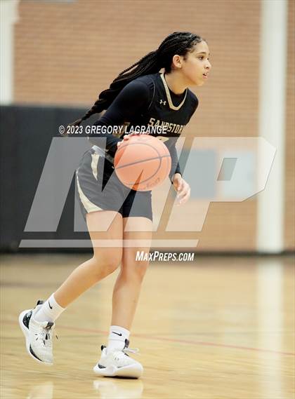 Thumbnail 3 in Amarillo vs Lake Ridge photogallery.
