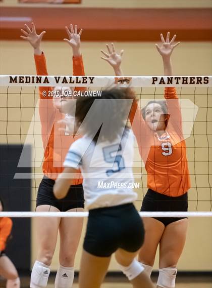 Thumbnail 1 in Harlan @ Medina Valley photogallery.