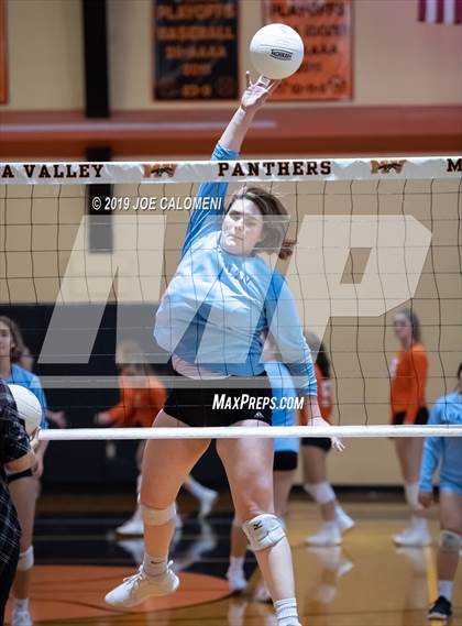Thumbnail 1 in Harlan @ Medina Valley photogallery.