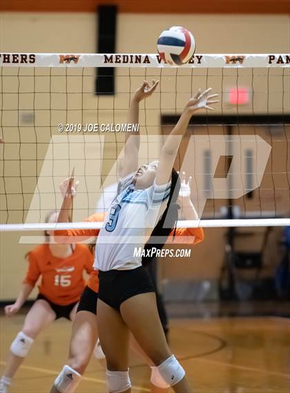 Thumbnail 3 in Harlan @ Medina Valley photogallery.