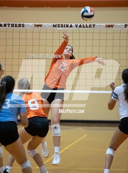 Thumbnail 1 in Harlan @ Medina Valley photogallery.