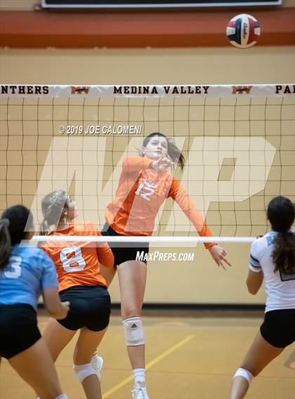 Thumbnail 2 in Harlan @ Medina Valley photogallery.