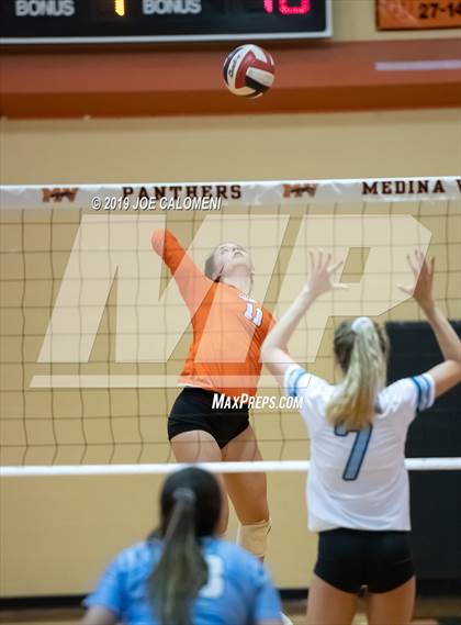 Thumbnail 2 in Harlan @ Medina Valley photogallery.