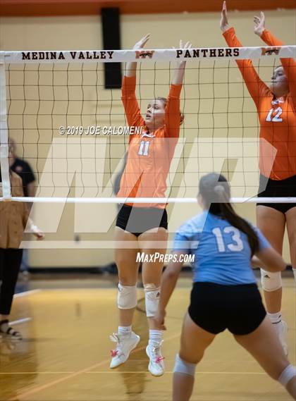 Thumbnail 2 in Harlan @ Medina Valley photogallery.