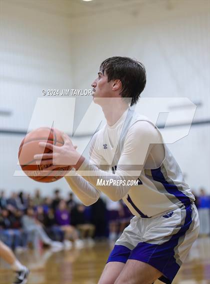 Thumbnail 2 in Santo vs Weatherford (Shottenkirk Basketball Classic) photogallery.