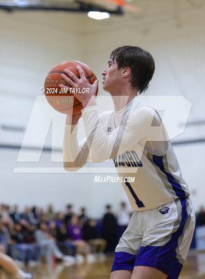 Thumbnail 3 in Santo vs Weatherford (Shottenkirk Basketball Classic) photogallery.