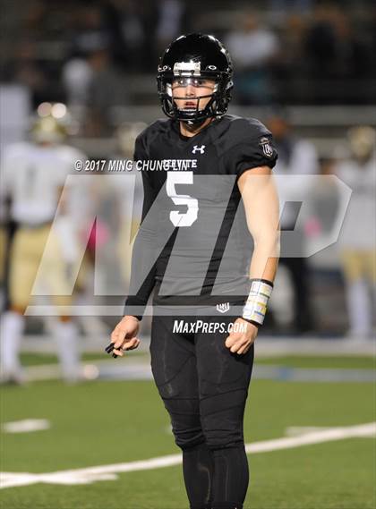 Thumbnail 2 in Servite vs. St. John Bosco photogallery.